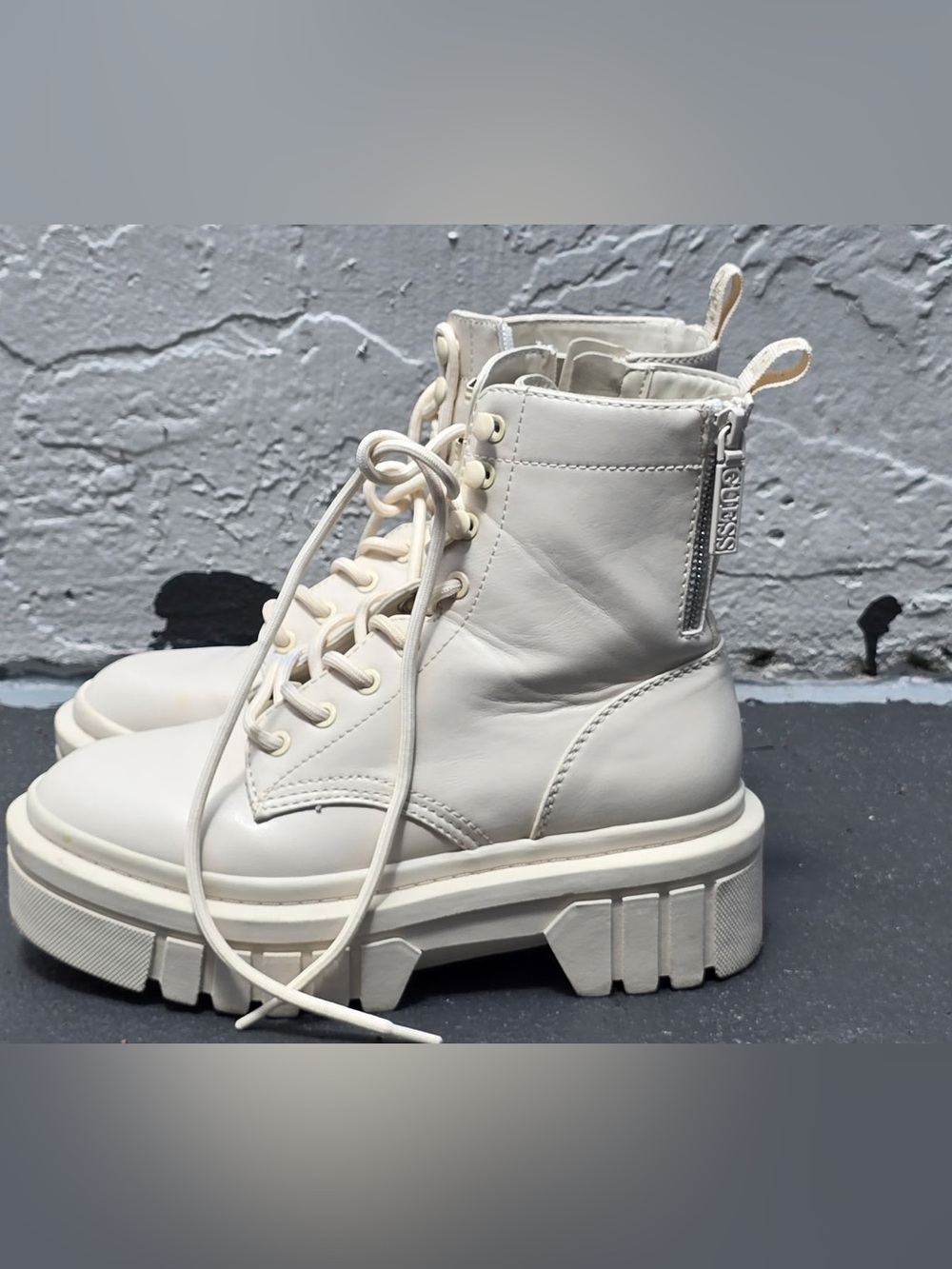 Women’s Guess Cream Lace-Up Platform Ankle Boots Size 5 1/2